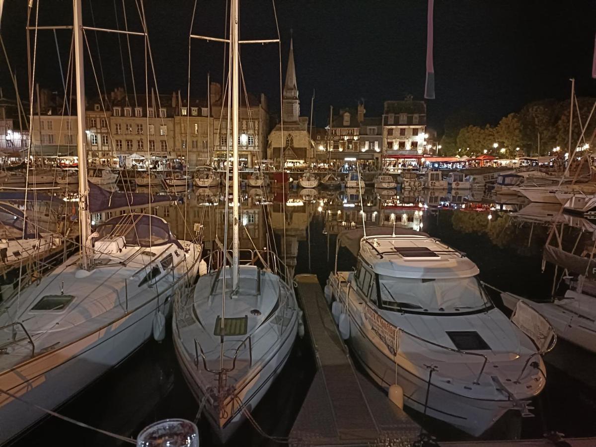 Le Coeur Du Centre Historique Refait A Neuf Appartement Honfleur Buitenkant foto